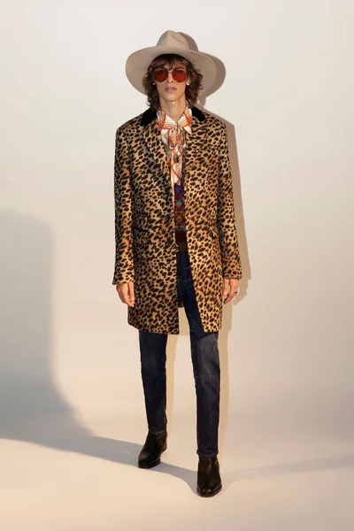 Look 11